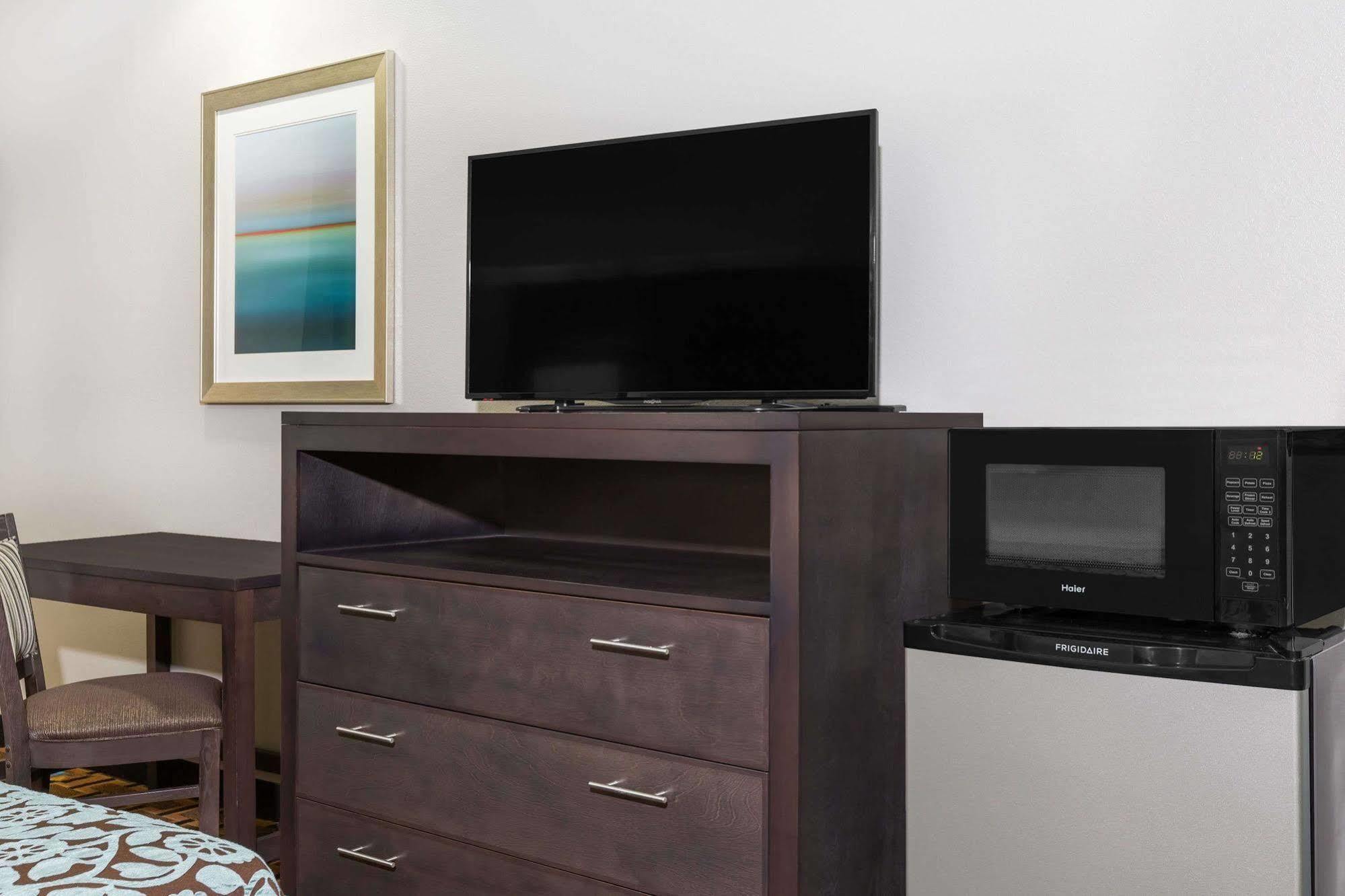 Days Inn & Suites By Wyndham Madisonville Luaran gambar